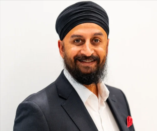 https://emr.bioaro.com/storage/369/Dr-Anmol-Kapoor-Revolutionizing-Healthcare-and-Championing-Community-Wellness-Magnav-MENA-06-14-2025_04_48_PM.png